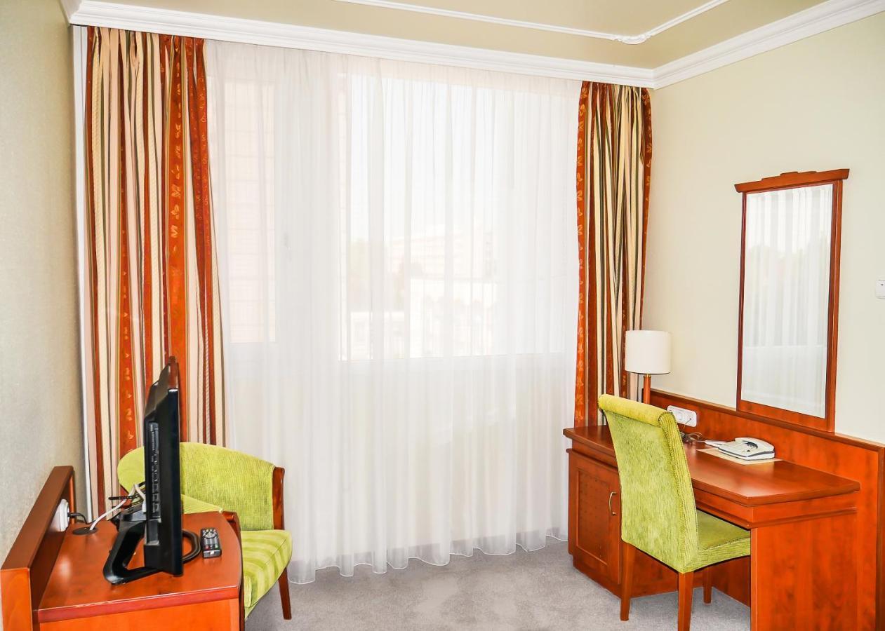 Hotel Silver Hajduszoboszlo Ngoại thất bức ảnh