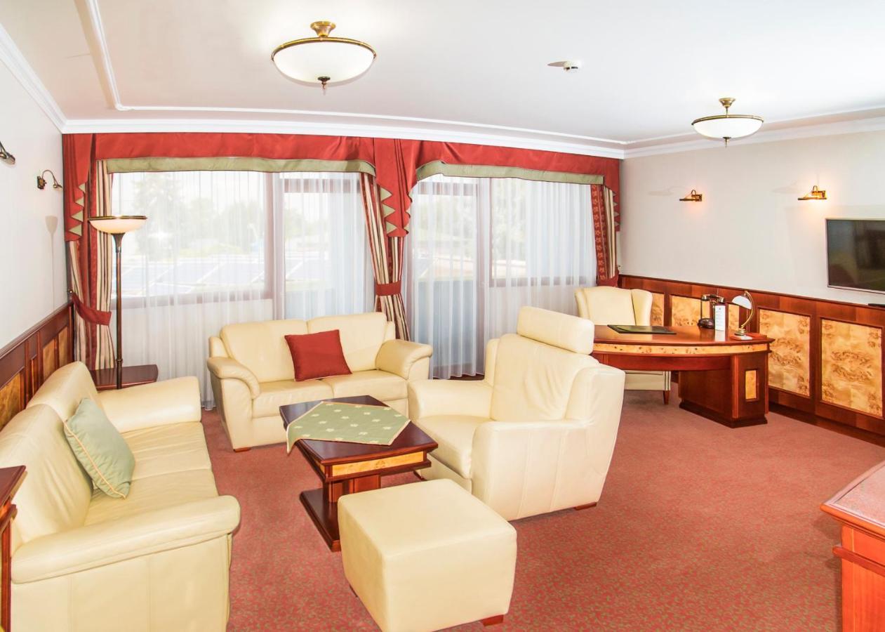Hotel Silver Hajduszoboszlo Ngoại thất bức ảnh