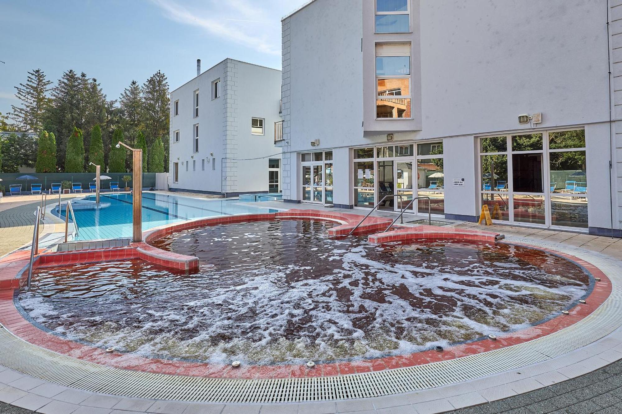 Hotel Silver Hajduszoboszlo Ngoại thất bức ảnh