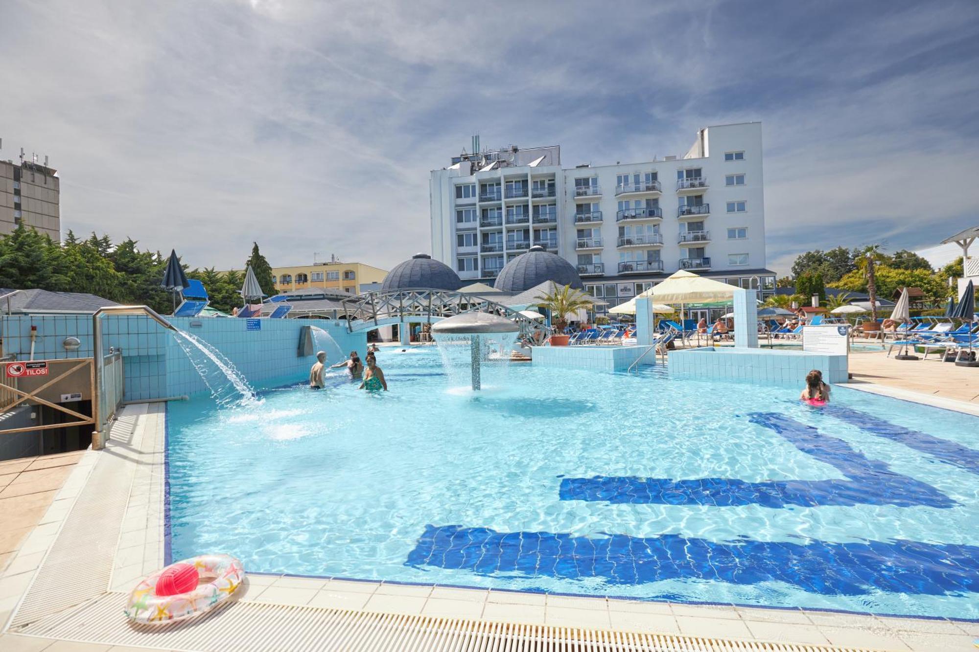Hotel Silver Hajduszoboszlo Ngoại thất bức ảnh