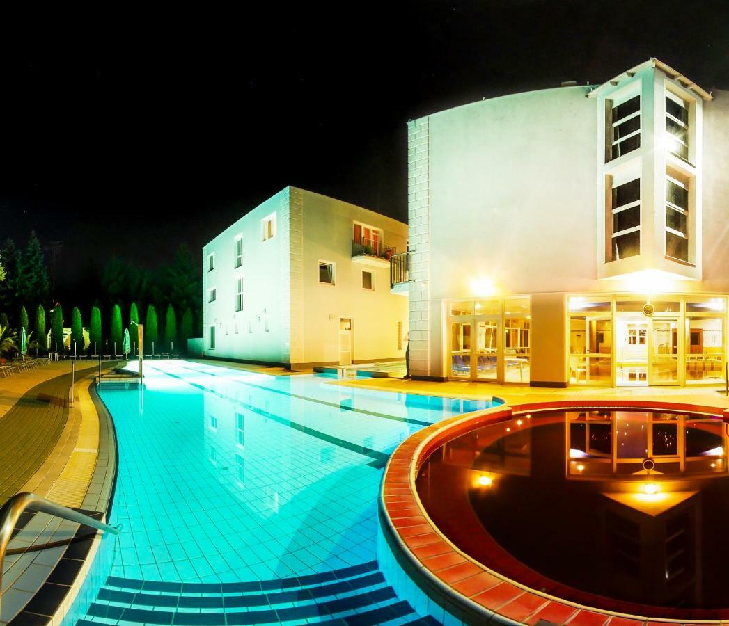 Hotel Silver Hajduszoboszlo Ngoại thất bức ảnh