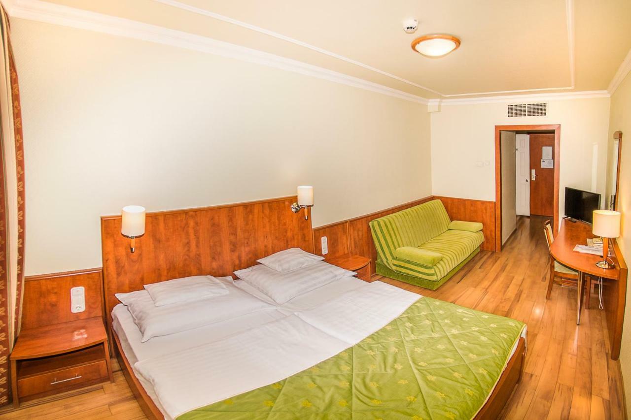 Hotel Silver Hajduszoboszlo Ngoại thất bức ảnh