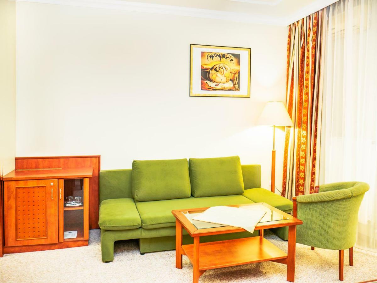 Hotel Silver Hajduszoboszlo Ngoại thất bức ảnh